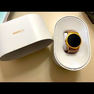 Verizon Wear24 Rose Gold watch